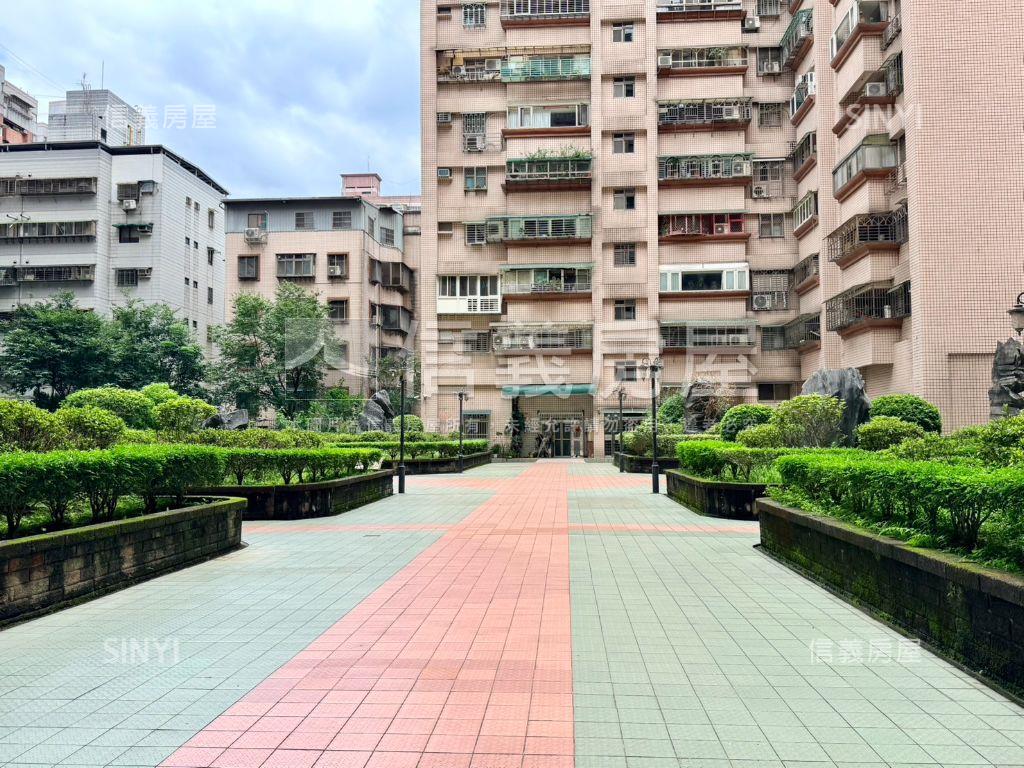 近重劃區金雞三房車位房屋室內格局與周邊環境