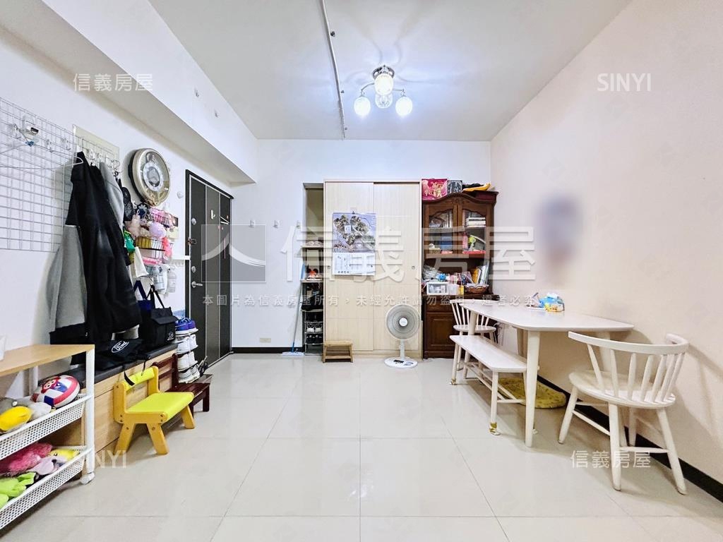 佳泰樂薇。中國醫兩房平車房屋室內格局與周邊環境