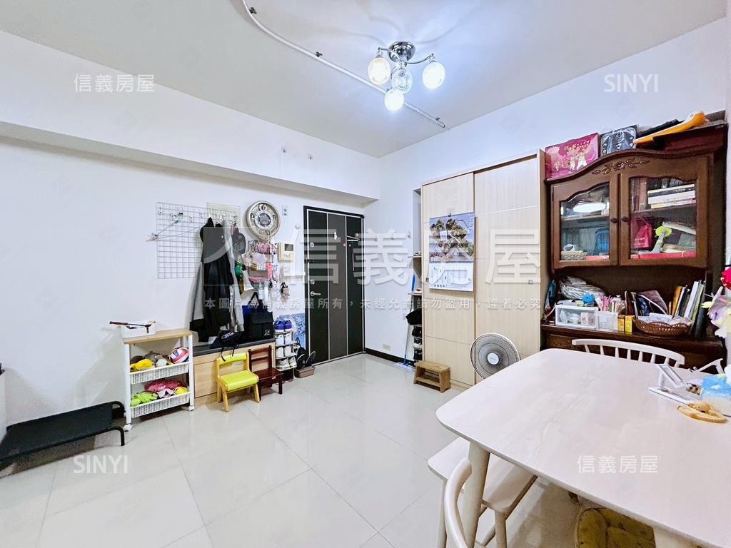 佳泰樂薇。中國醫兩房平車房屋室內格局與周邊環境