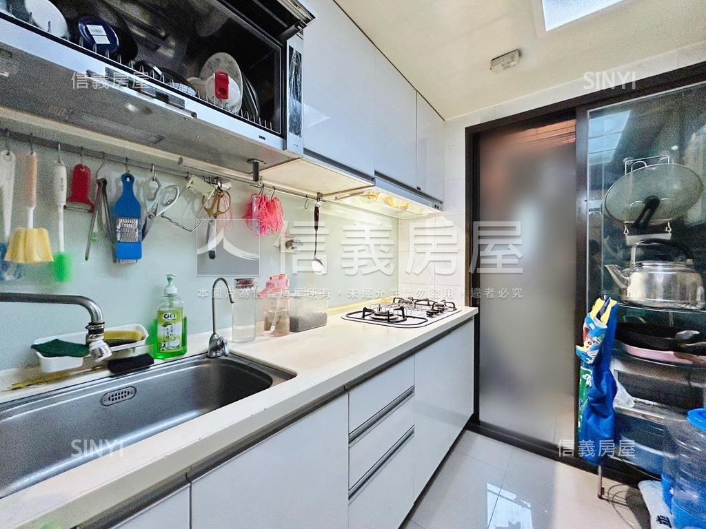 佳泰樂薇。中國醫兩房平車房屋室內格局與周邊環境