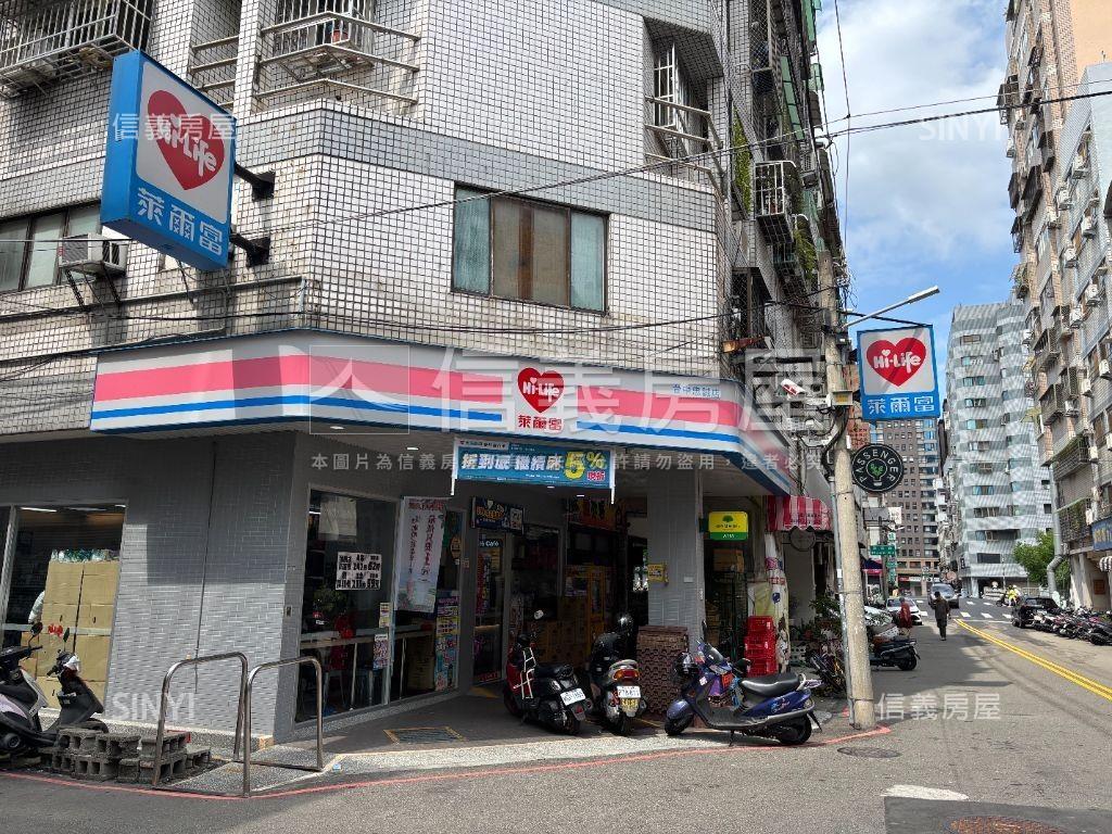 夏都朝精誠透天群Ｂ２平車房屋室內格局與周邊環境