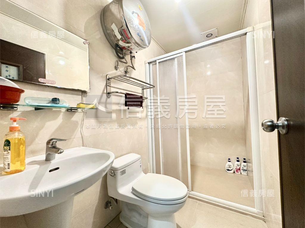 專任屋齡約１４年店面透套房屋室內格局與周邊環境