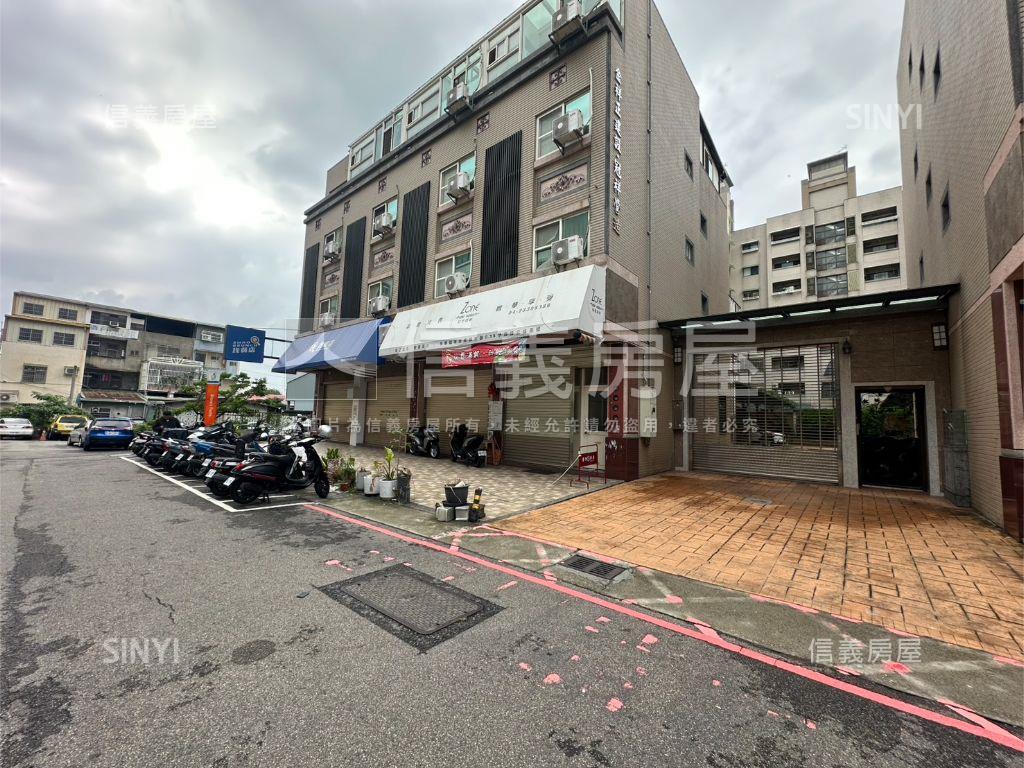 專任屋齡約１４年店面透套房屋室內格局與周邊環境
