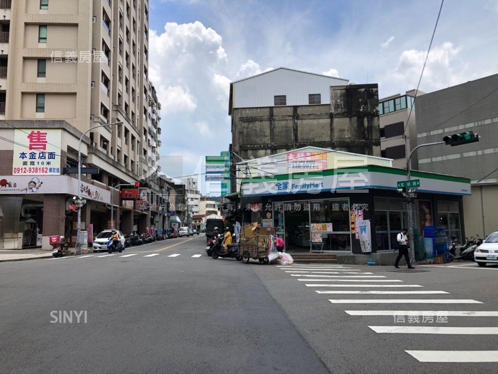 專任屋齡約１４年店面透套房屋室內格局與周邊環境