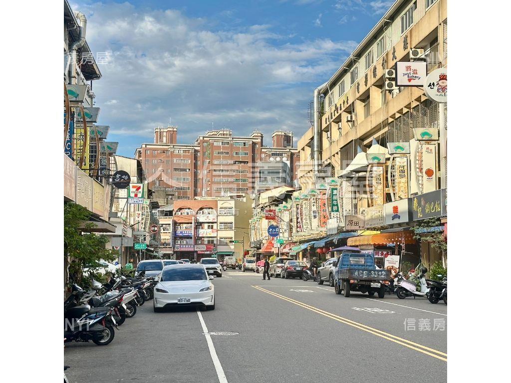 專任屋齡約１４年店面透套房屋室內格局與周邊環境