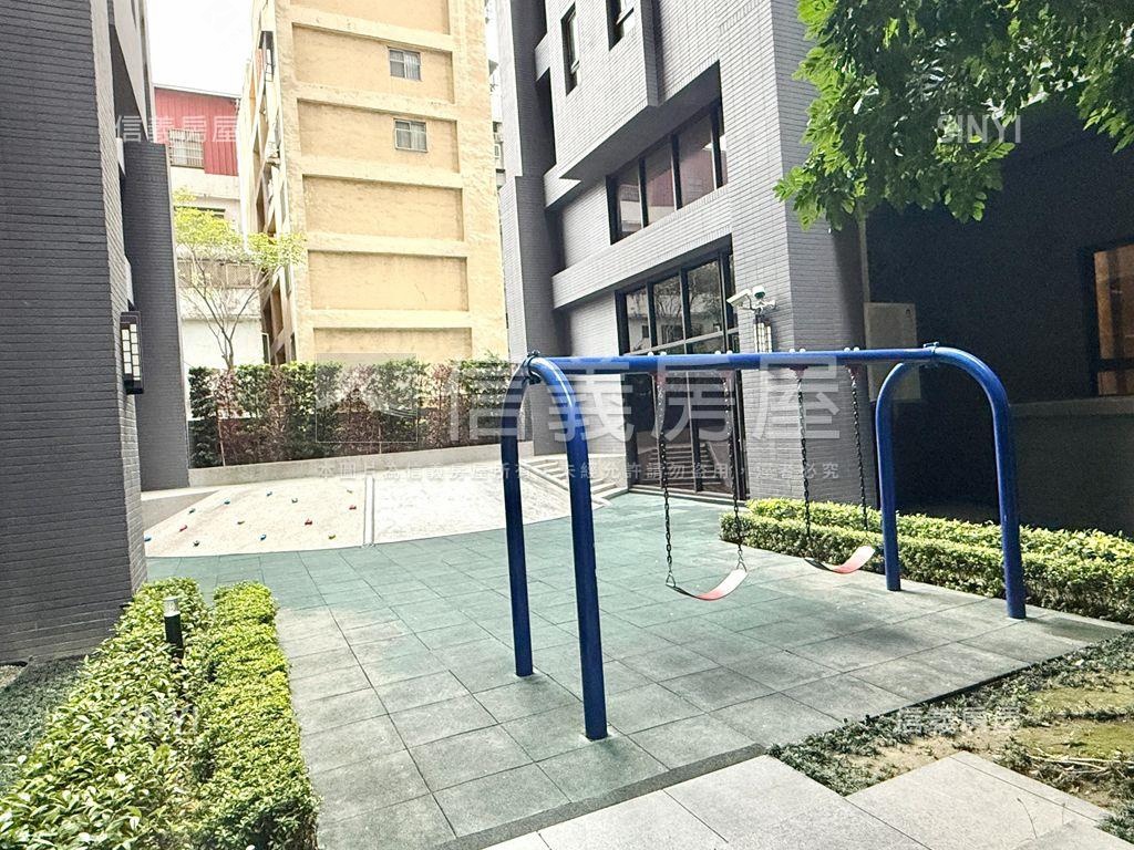 雙鐵文心大慶三房平車房屋室內格局與周邊環境