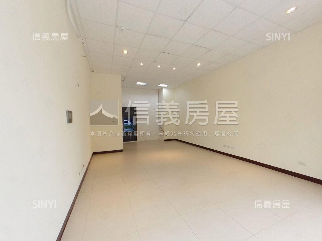 萬大ＯＮＥ１樓金店面房屋室內格局與周邊環境