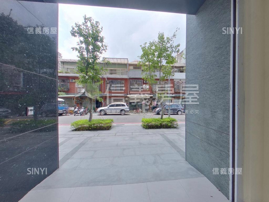 萬大ＯＮＥ１樓金店面房屋室內格局與周邊環境