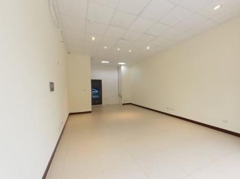 萬大ＯＮＥ１樓金店面