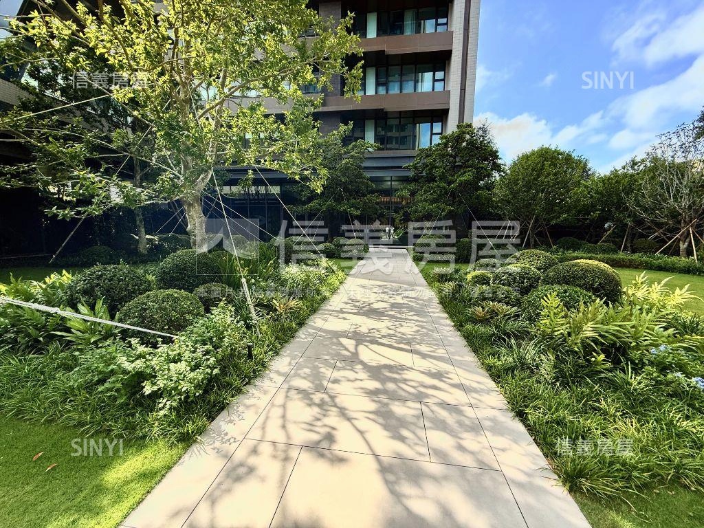 全新寶輝世紀莊園雙平車房屋室內格局與周邊環境