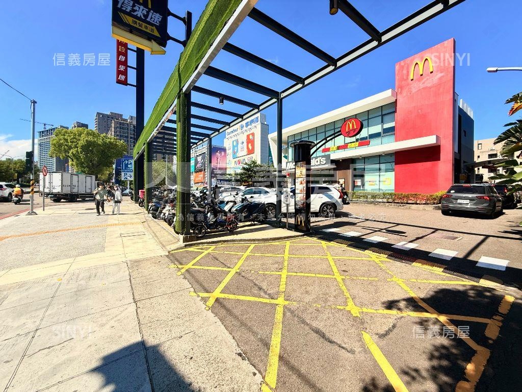 全新寶輝世紀莊園雙平車房屋室內格局與周邊環境