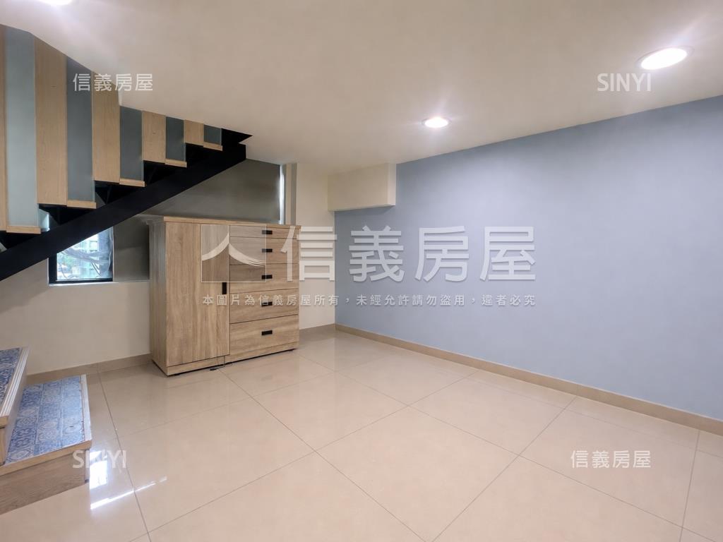 可看屋！２房２衛平面車位房屋室內格局與周邊環境