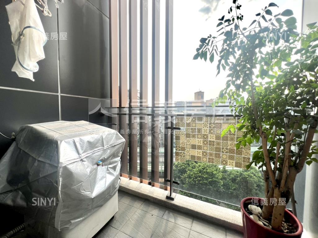 可看屋！２房２衛平面車位房屋室內格局與周邊環境