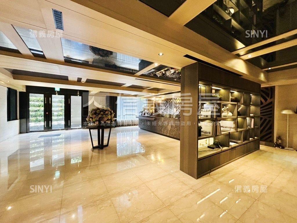 可看屋！２房２衛平面車位房屋室內格局與周邊環境