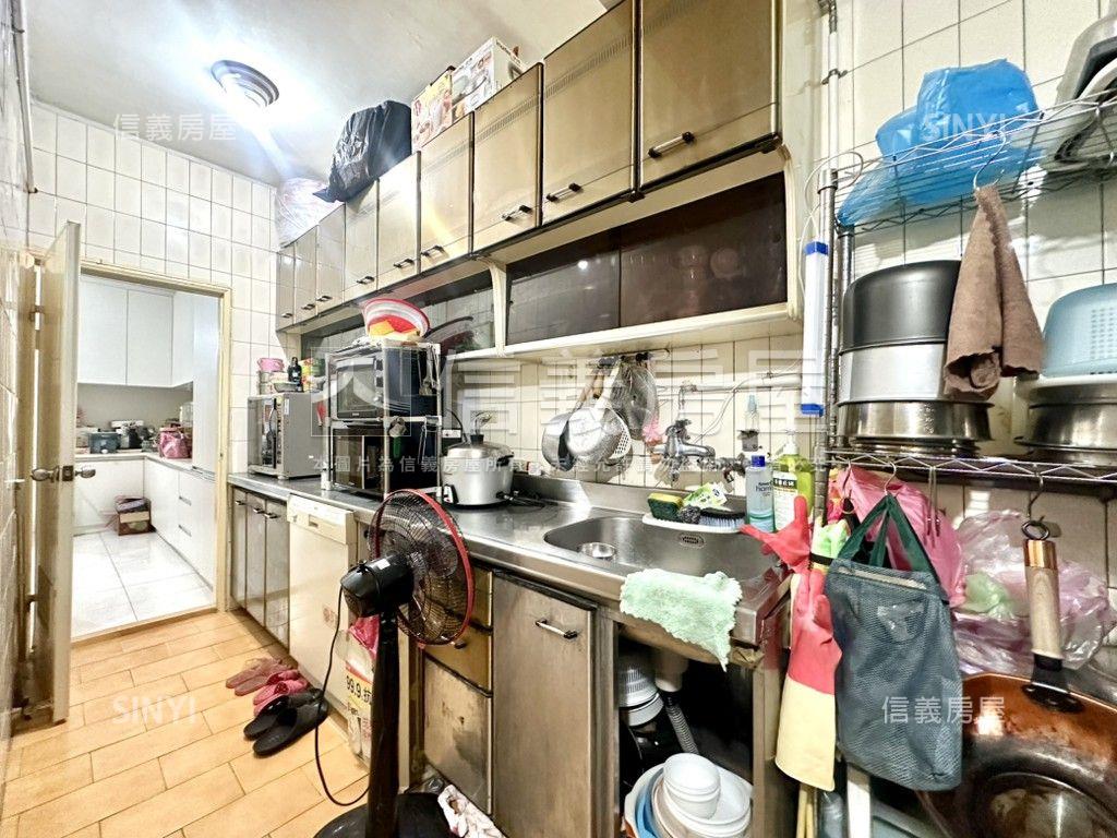 黃金三樓‧鬧中取靜房屋室內格局與周邊環境