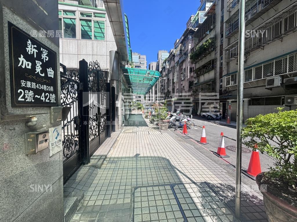 近東湖捷運挑高一樓房屋室內格局與周邊環境