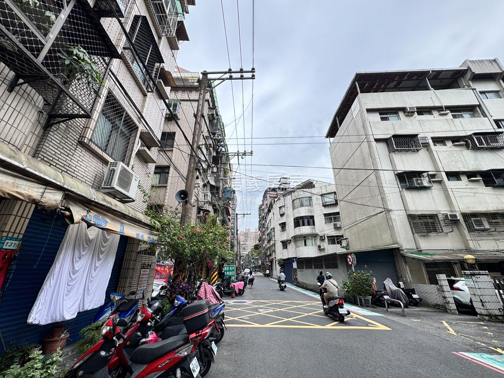 景安商圈邊間方正大空間房屋室內格局與周邊環境