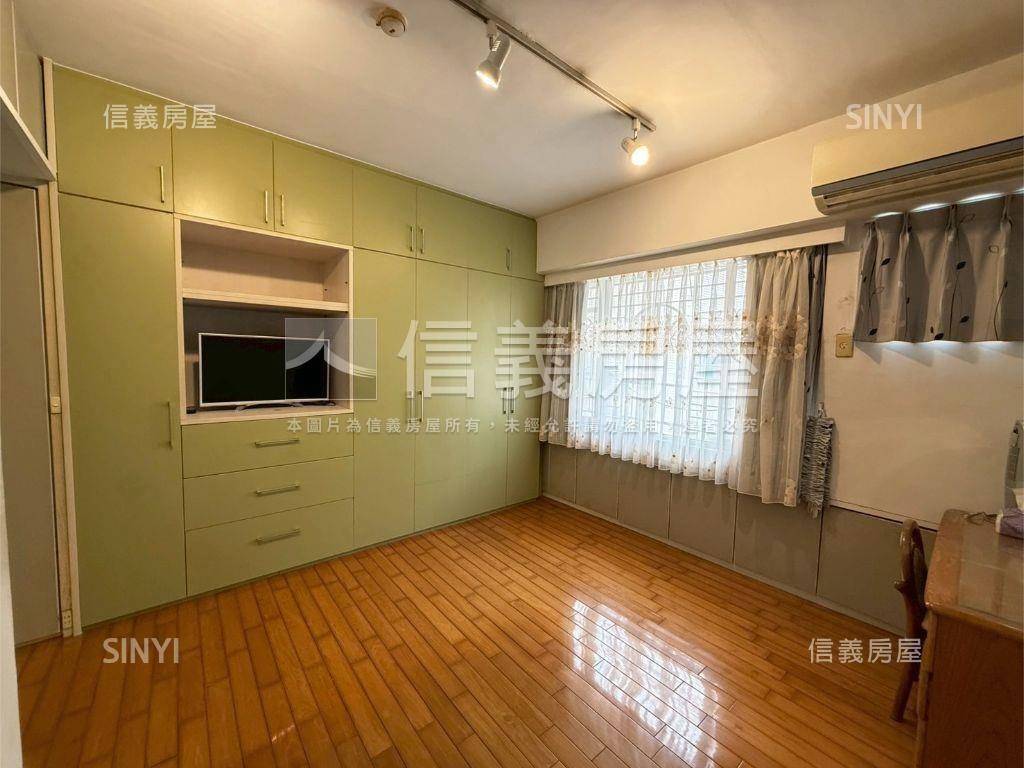 佳家福三房次頂樓附平車位房屋室內格局與周邊環境