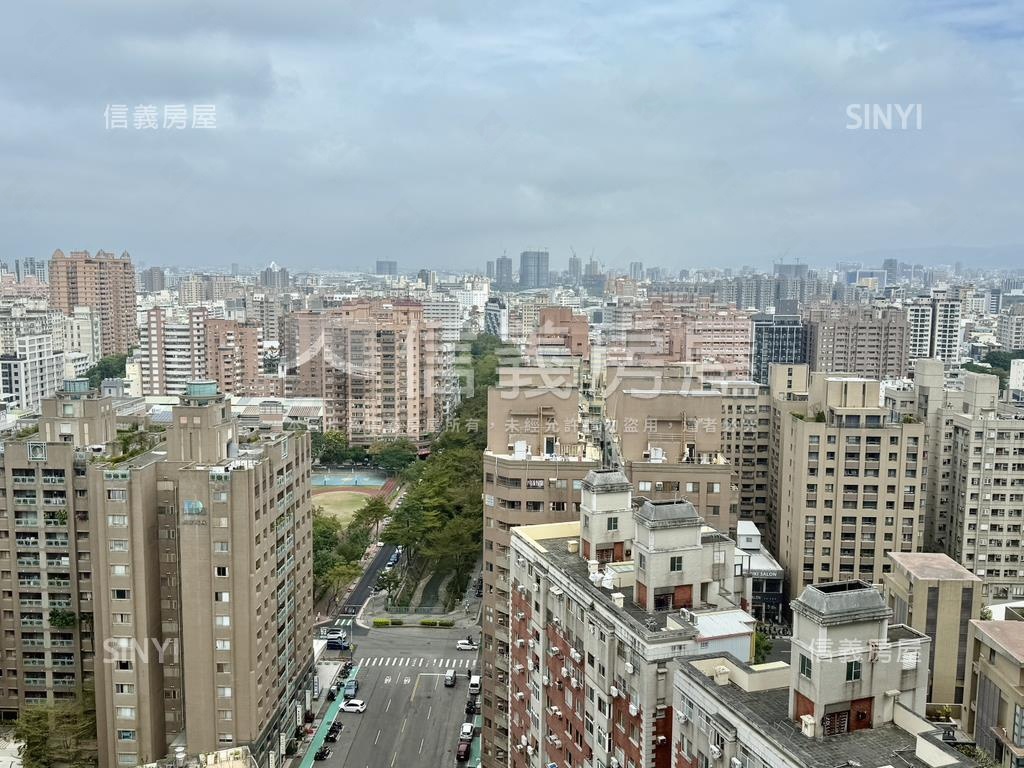 仰星殿高樓眺望市景房屋室內格局與周邊環境