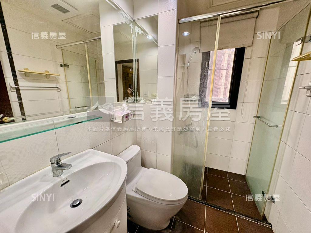 金富朗闊大兩房房屋室內格局與周邊環境