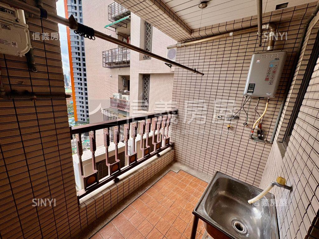 金富朗闊大兩房房屋室內格局與周邊環境