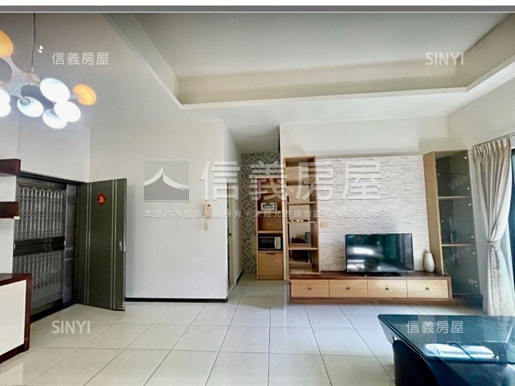 站前。綠意如茵兩房平車房屋室內格局與周邊環境