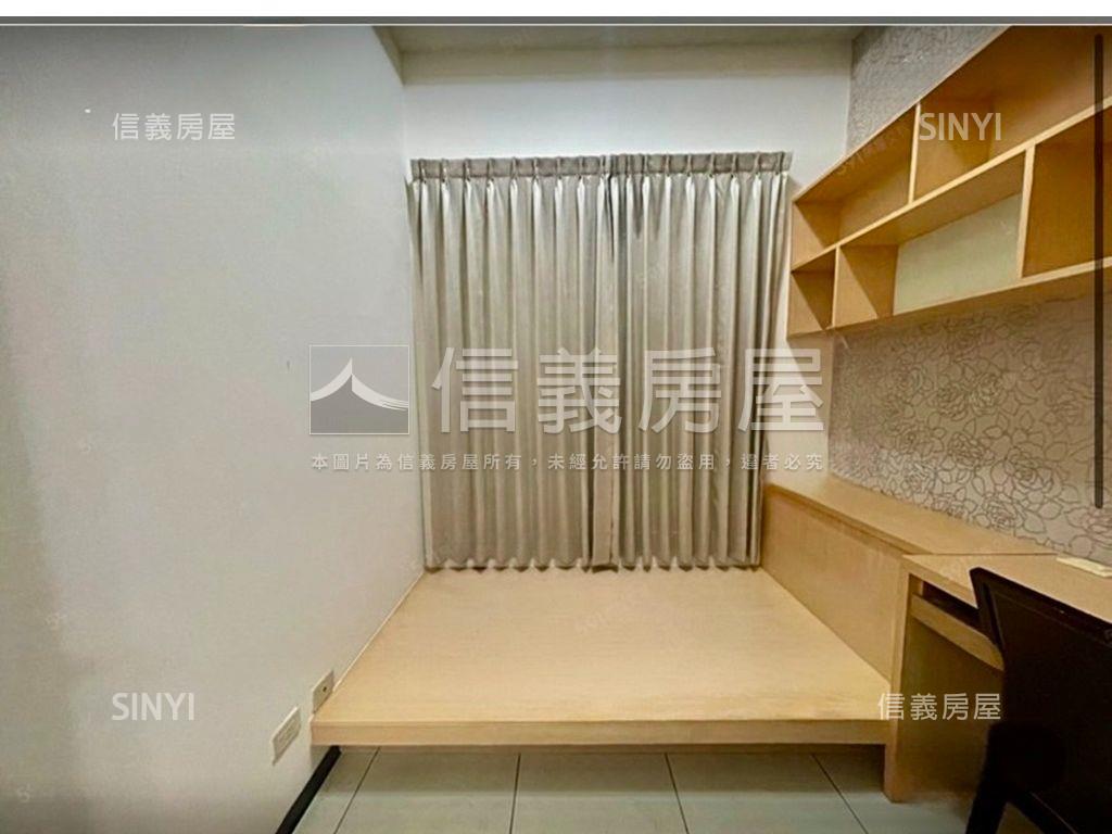 站前。綠意如茵兩房平車房屋室內格局與周邊環境