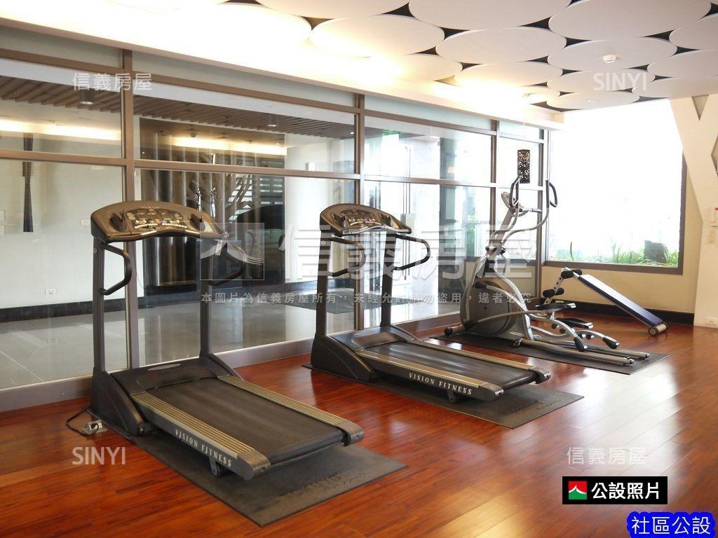 站前。綠意如茵兩房平車房屋室內格局與周邊環境