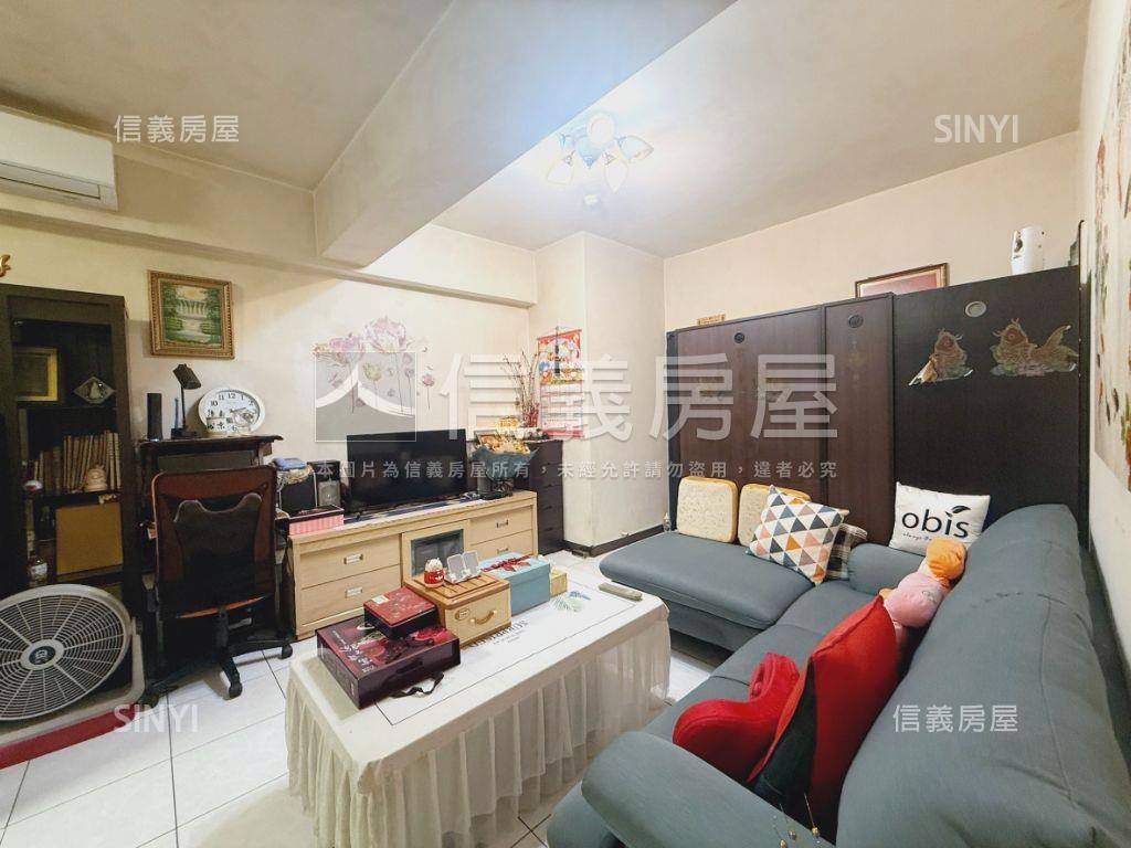 新莊國寶二期三房車位房屋室內格局與周邊環境