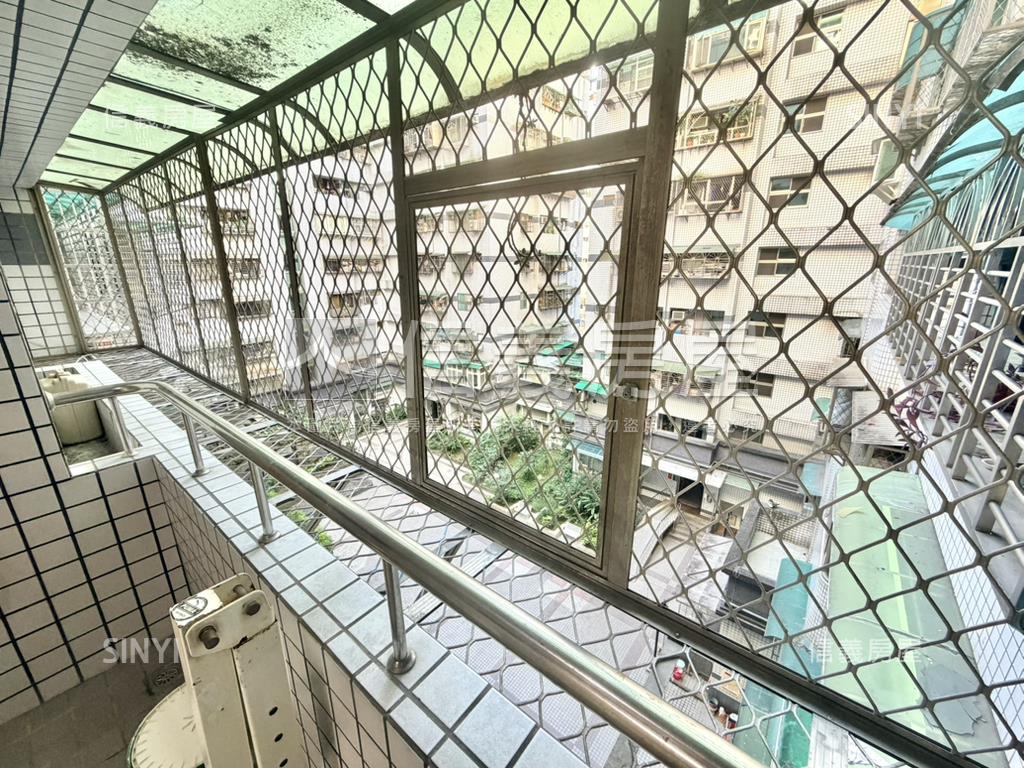 新和輕軌３房居房屋室內格局與周邊環境