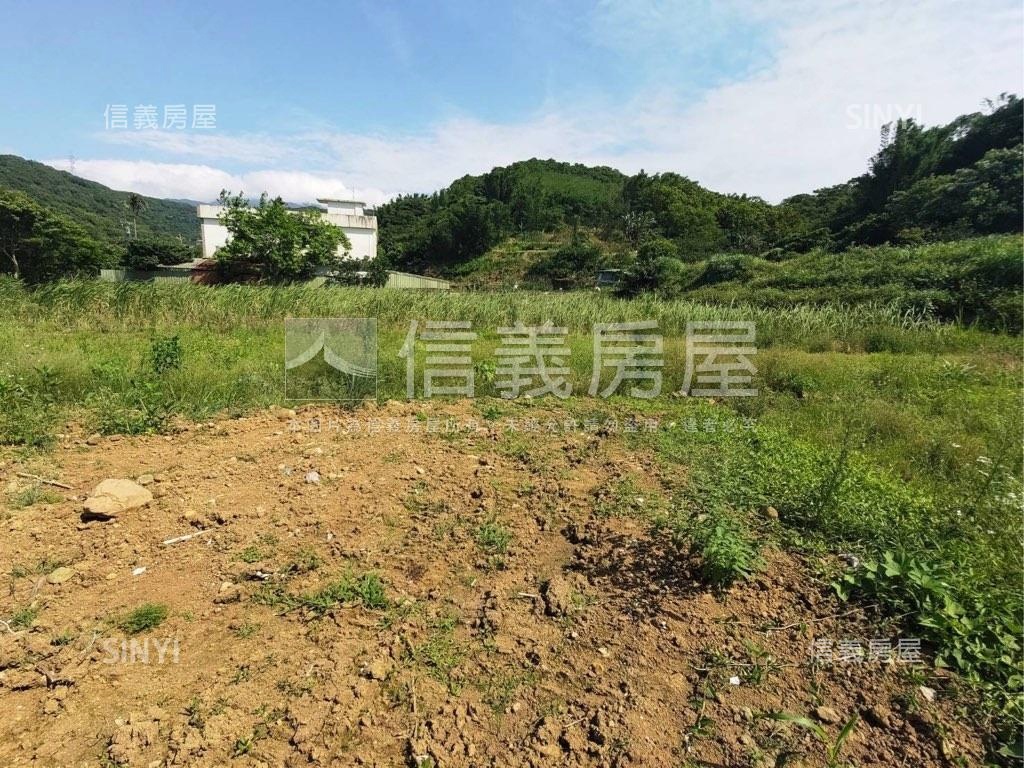 芝柏山莊旁臨路土地有水源房屋室內格局與周邊環境