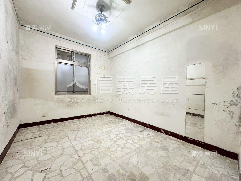 明峰一樓大空間房屋室內格局與周邊環境