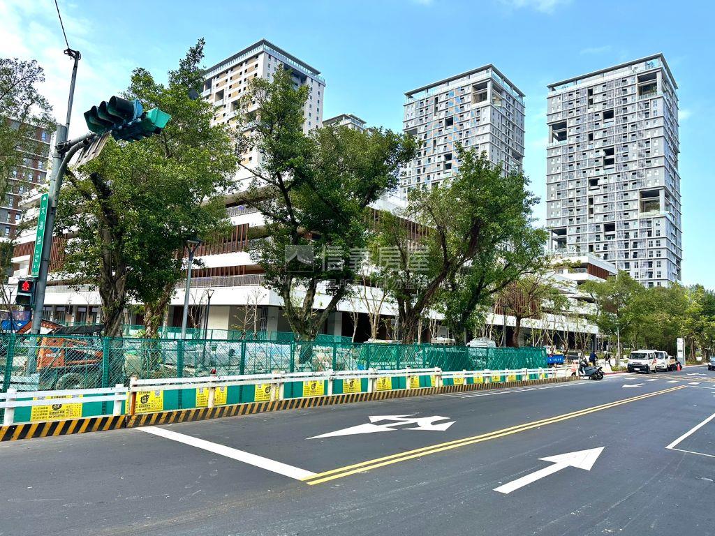 新專任高樓景觀附平面車位房屋室內格局與周邊環境