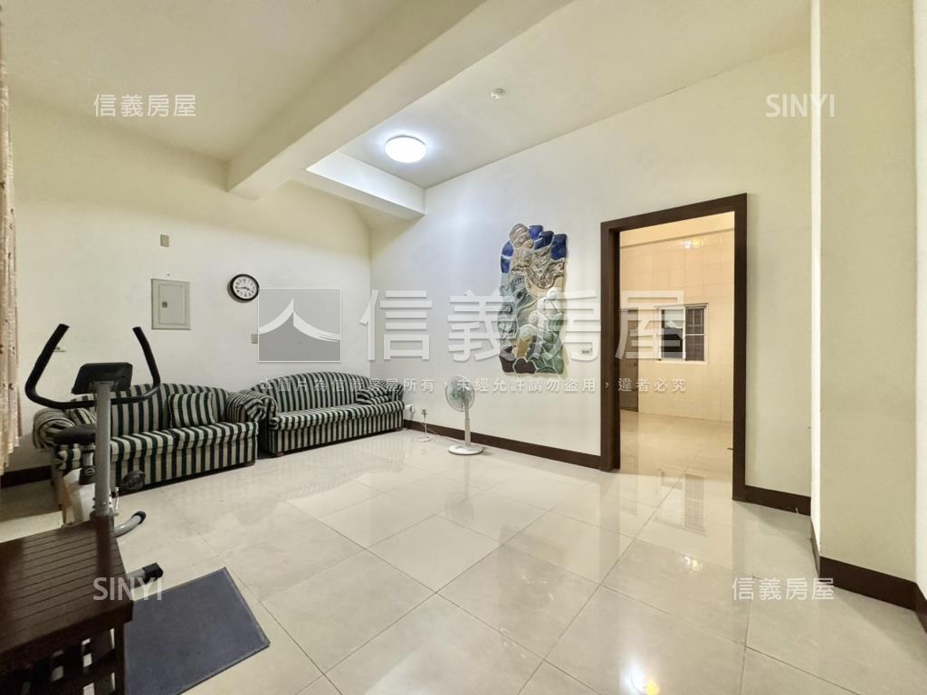 文化中心邊間無夾層美透天房屋室內格局與周邊環境