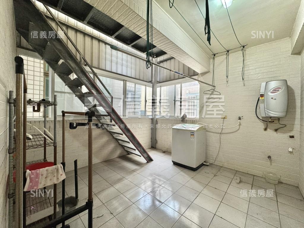 文化中心邊間無夾層美透天房屋室內格局與周邊環境