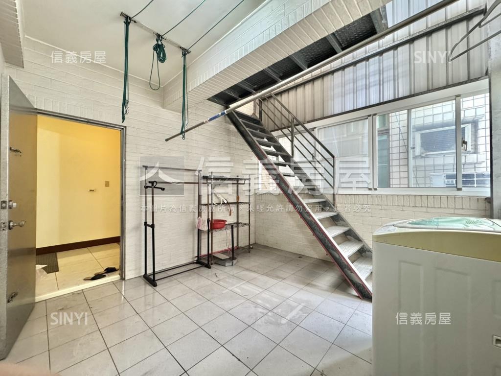 文化中心邊間無夾層美透天房屋室內格局與周邊環境