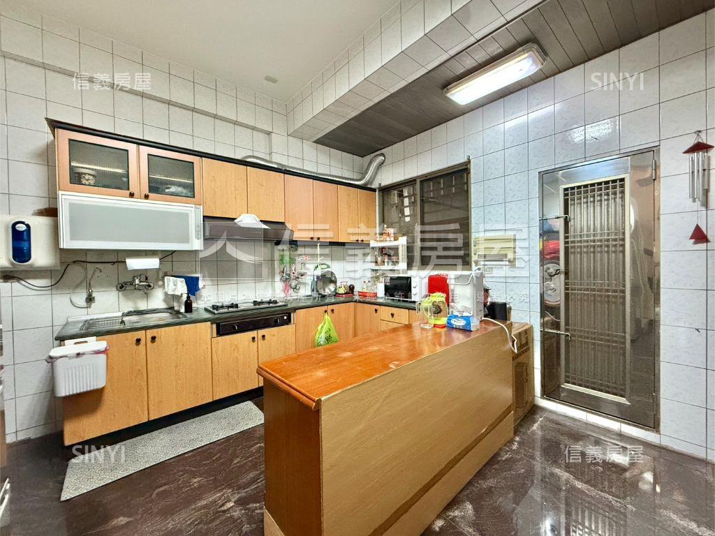 府安路五段獨院車墅房屋室內格局與周邊環境