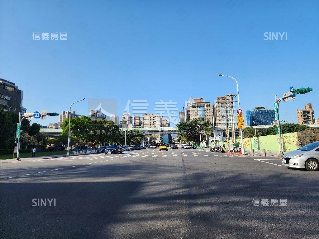 １７璞園．榮㊣邊間後棟房屋室內格局與周邊環境