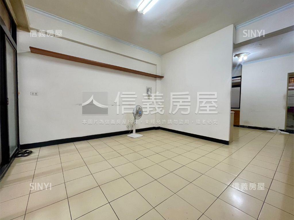 方正邊間衛浴３＋１房２樓房屋室內格局與周邊環境