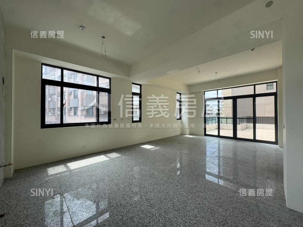近家樂福邊間豪墅房屋室內格局與周邊環境
