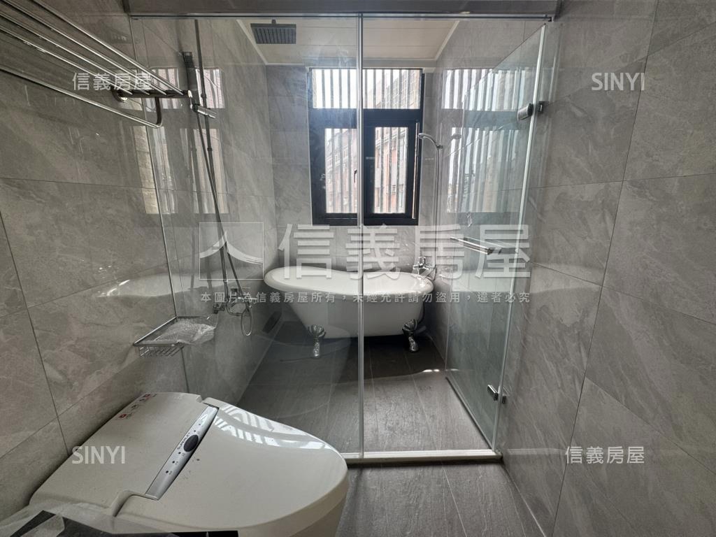 近家樂福邊間豪墅房屋室內格局與周邊環境