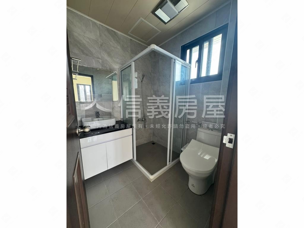近家樂福邊間豪墅房屋室內格局與周邊環境