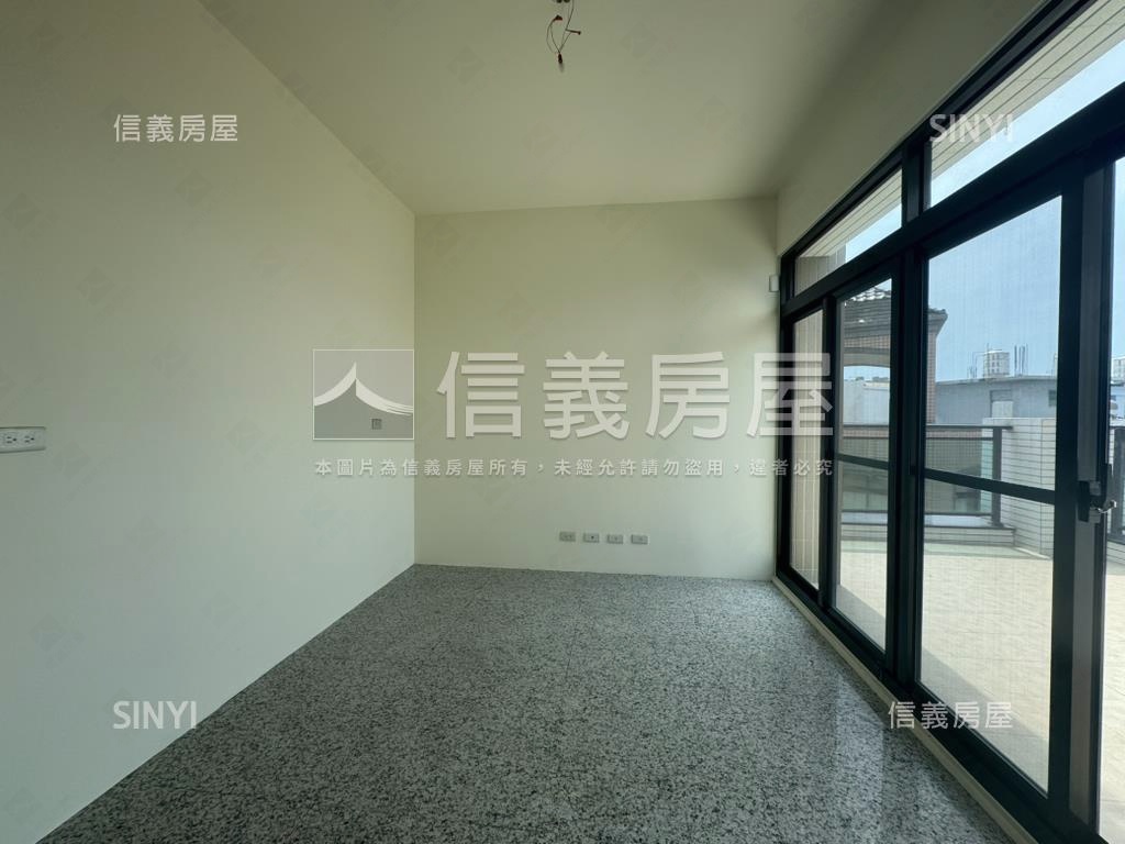 近家樂福邊間豪墅房屋室內格局與周邊環境