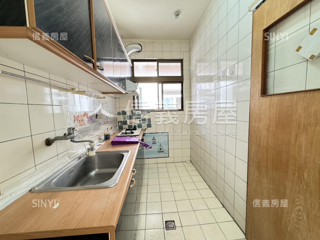 文教新城大三房房屋室內格局與周邊環境