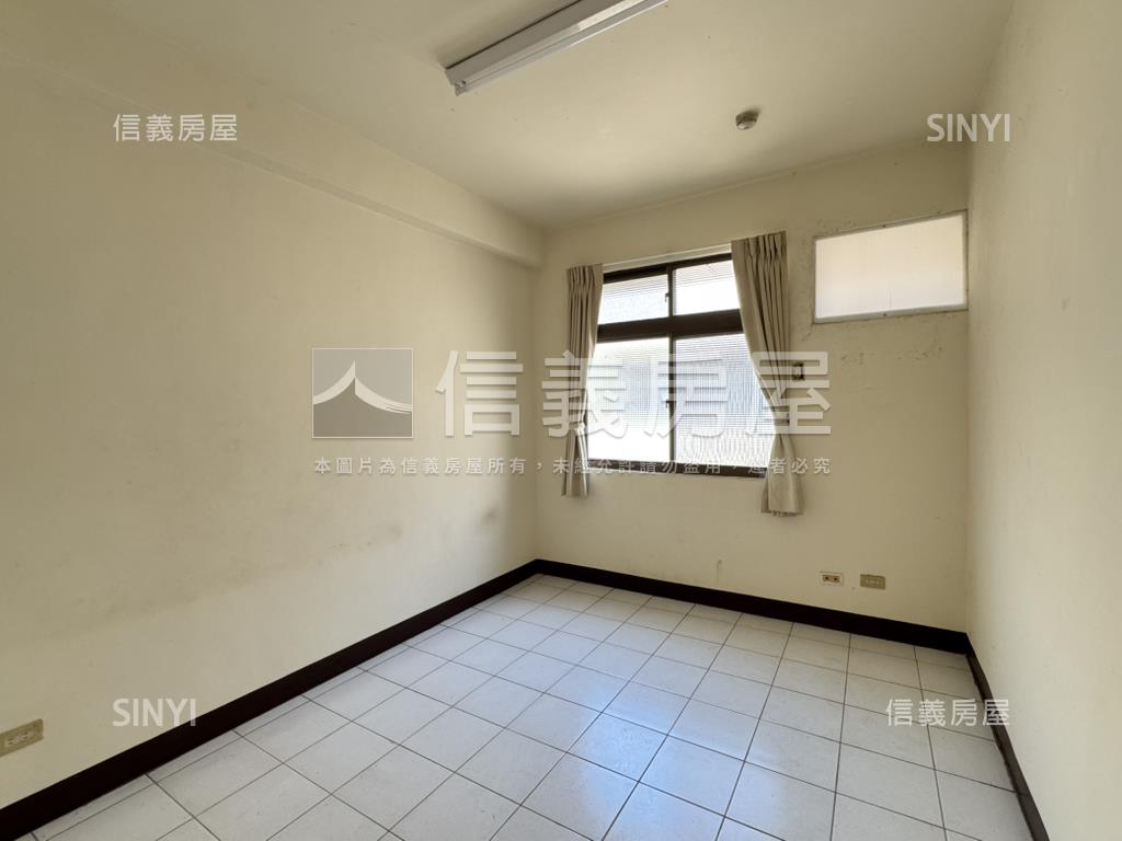 文教新城大三房房屋室內格局與周邊環境