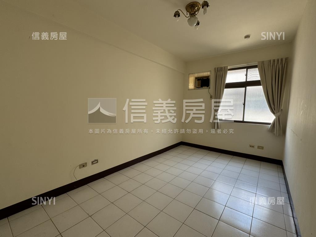 文教新城大三房房屋室內格局與周邊環境