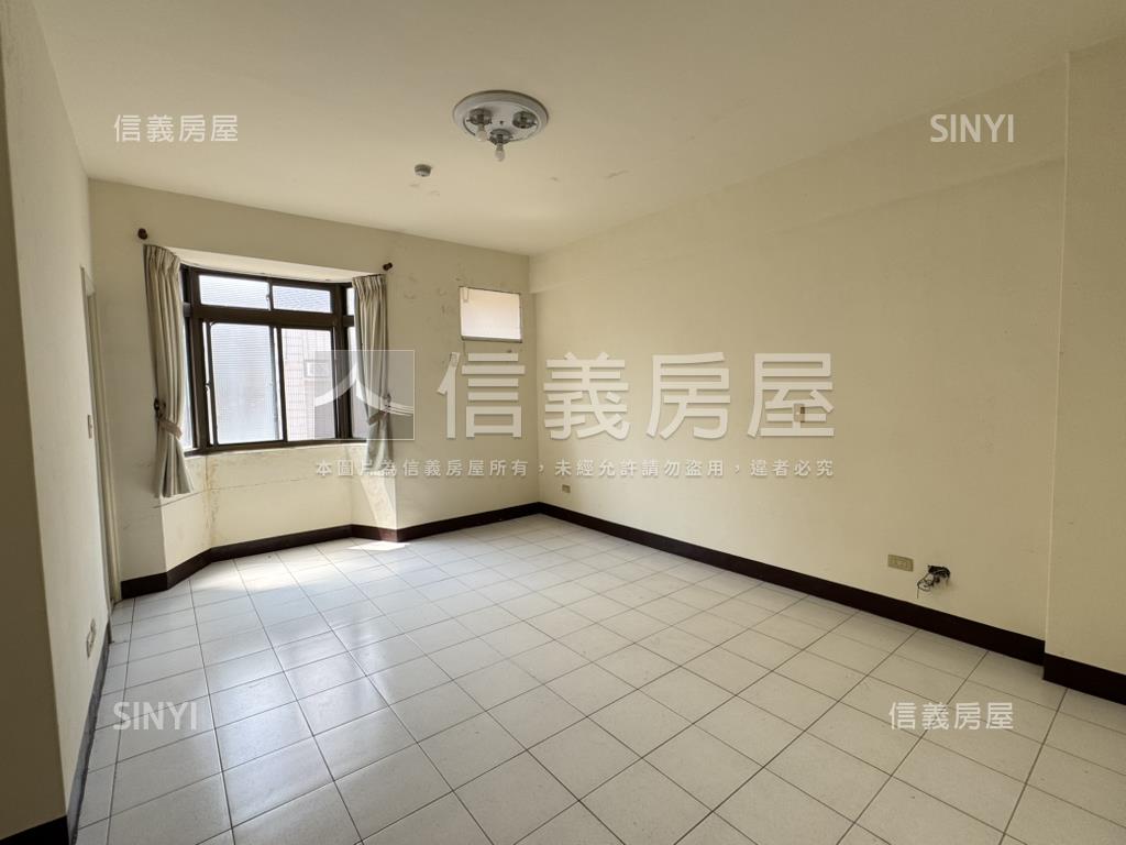 文教新城大三房房屋室內格局與周邊環境