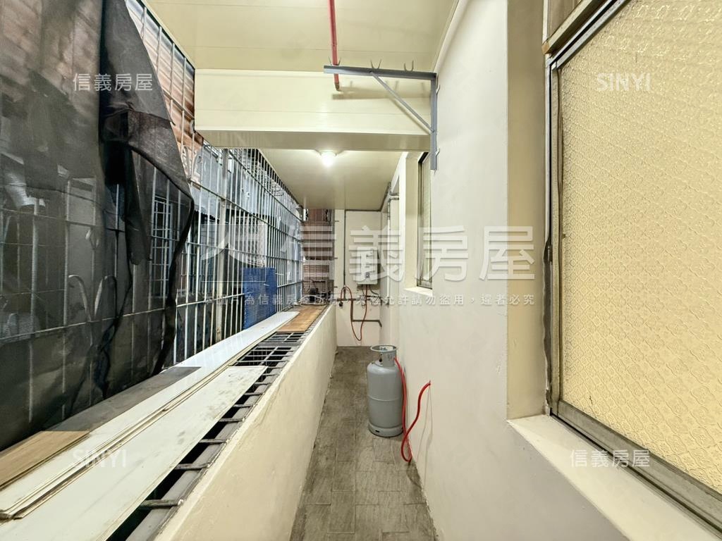 新莊靜巷前後陽台優質美寓房屋室內格局與周邊環境