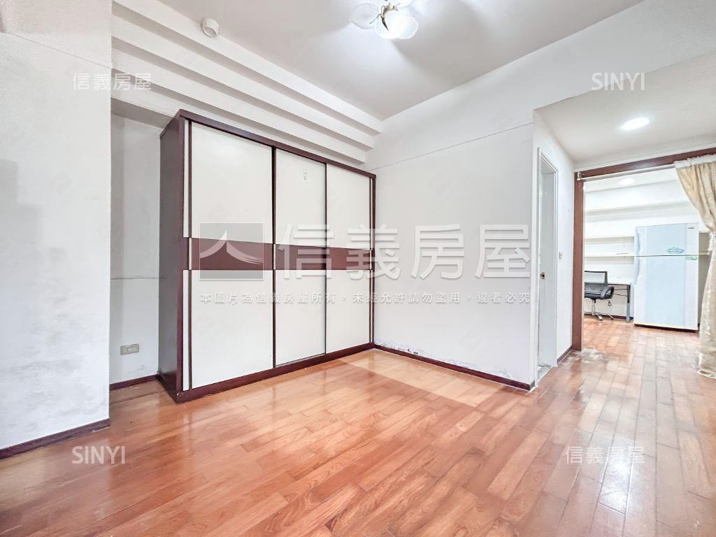 主推景觀南港巴黎春天房屋室內格局與周邊環境
