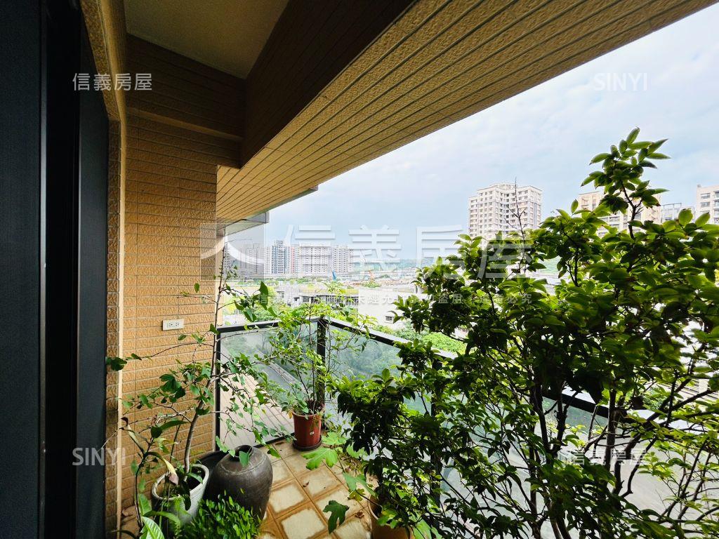 馥樂‧尊爵三房雙車位房屋室內格局與周邊環境